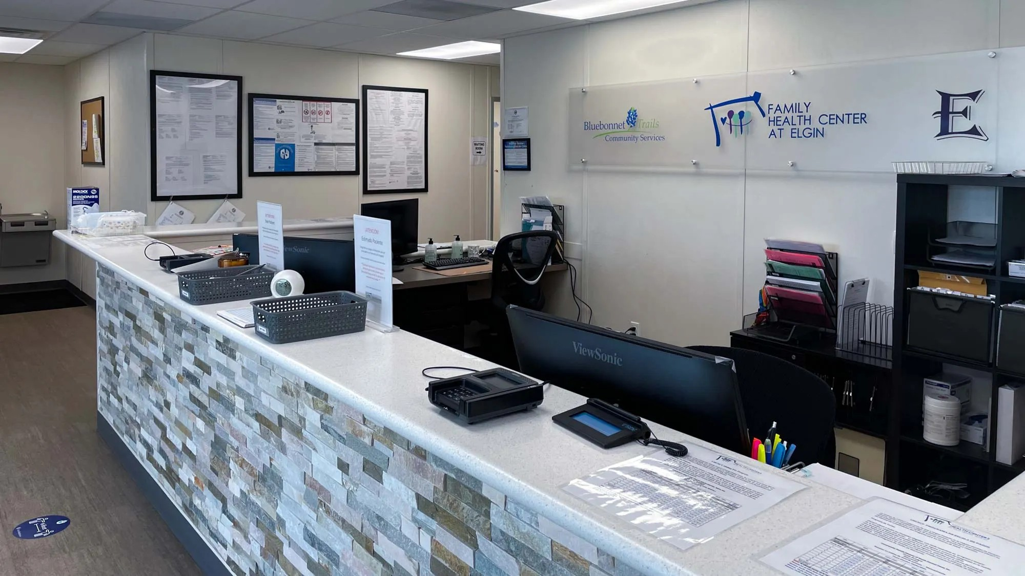 Elgin ISD_desk